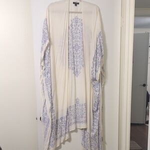 Elegant Blue and White Patterned Kimono by [Brand]
